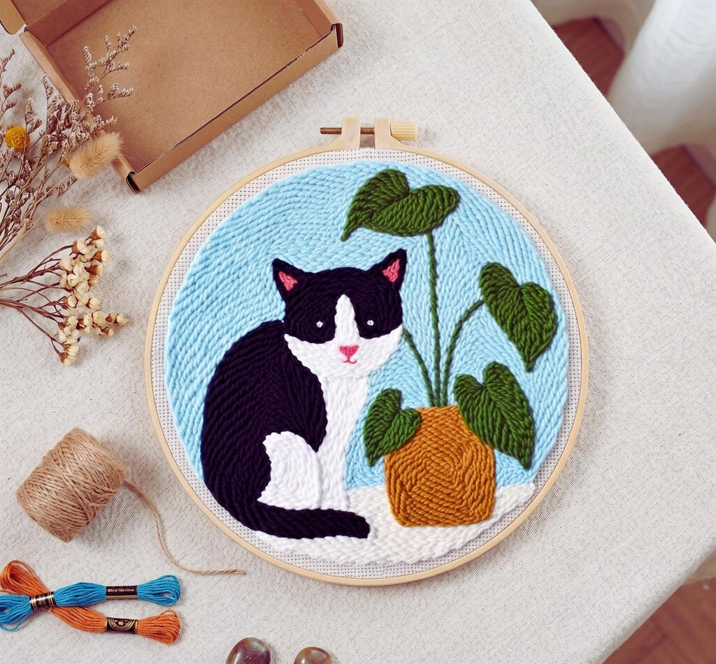 Cat Punch Needle Kit, Tuxedo Cat Embroidery Kit, DIY Cat Lover Craft Kit, Modern Pet Wall Decor, Beg