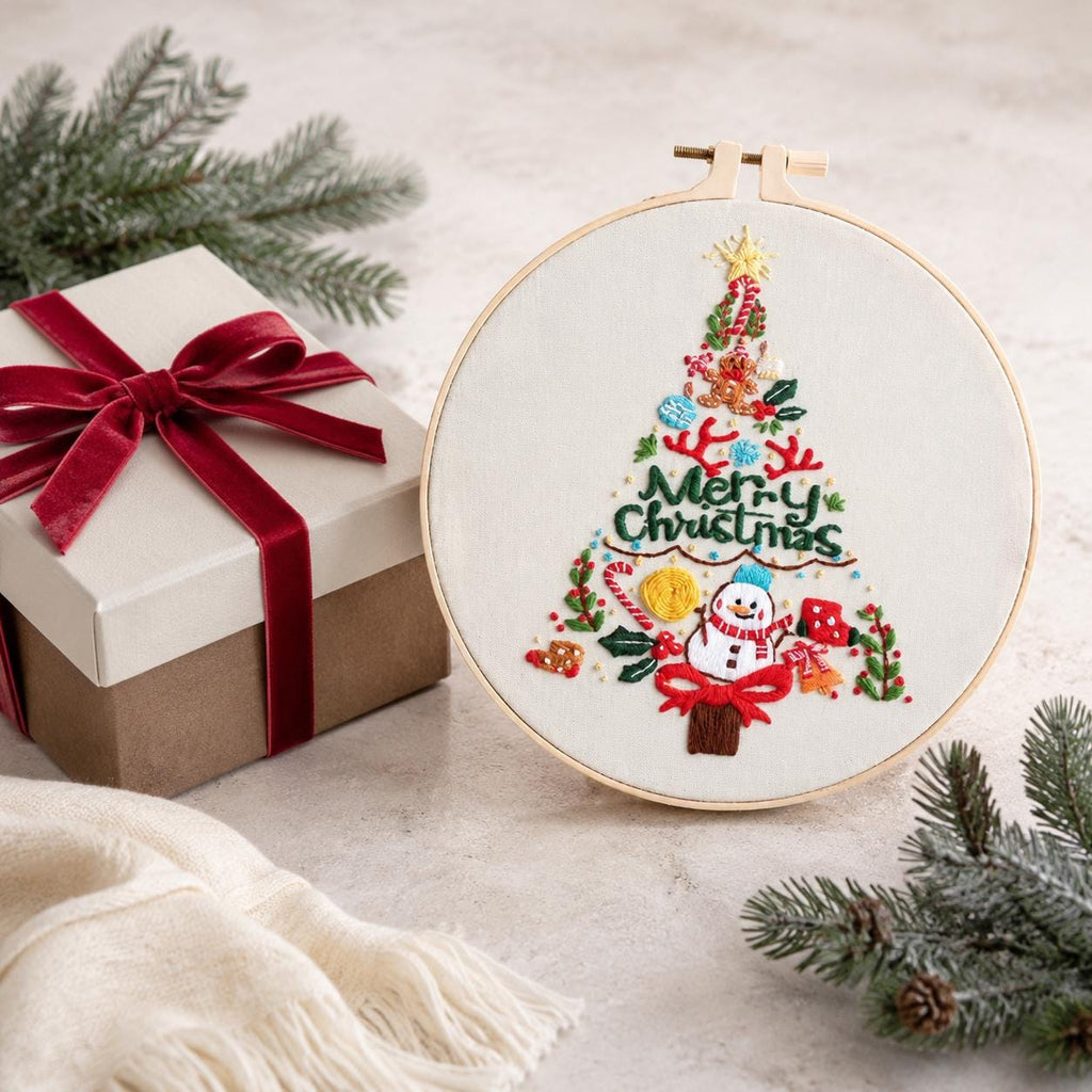 Christmas Tree Embroidery Kit for Beginners, Merry Christmas DIY Hand Needlework Set, 20 cm Holiday Craft Gift for Adults