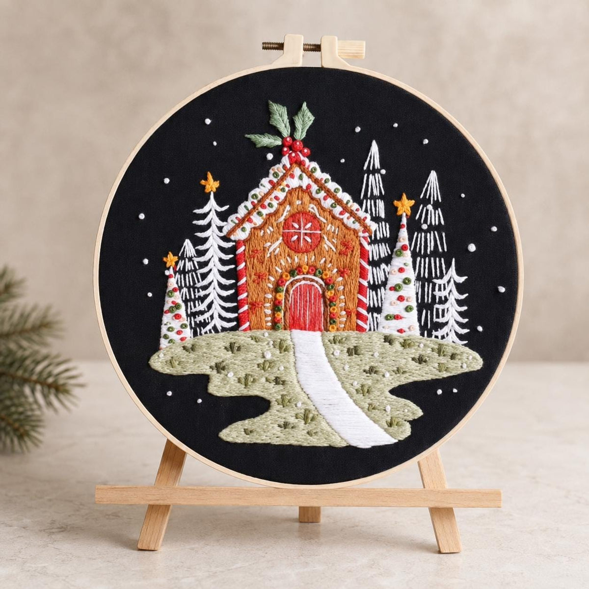 Gingerbread House Embroidery Kit for Beginners, Christmas Winter Scene DIY Needlework Set, 20 cm Holiday Craft Gift for Adults