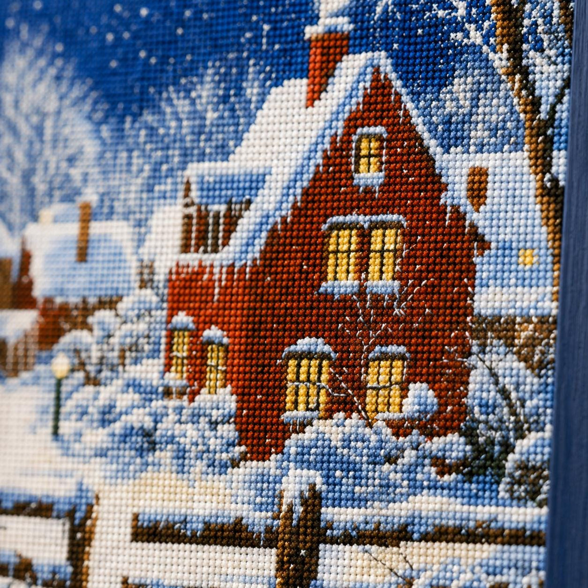 Stamped Winter Village Cross Stitch Kit, 14CT Printed Canvas, 40 x 40 cm Christmas Cottage Needlework for Adults